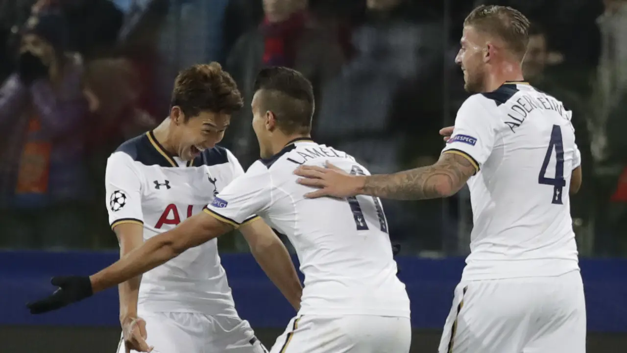 Selebrasi pemain Tottenham Hotspur Heung-Min Son usai menjebol gawang CSKA Moscow (AP Photo/Pavel Golovkin)