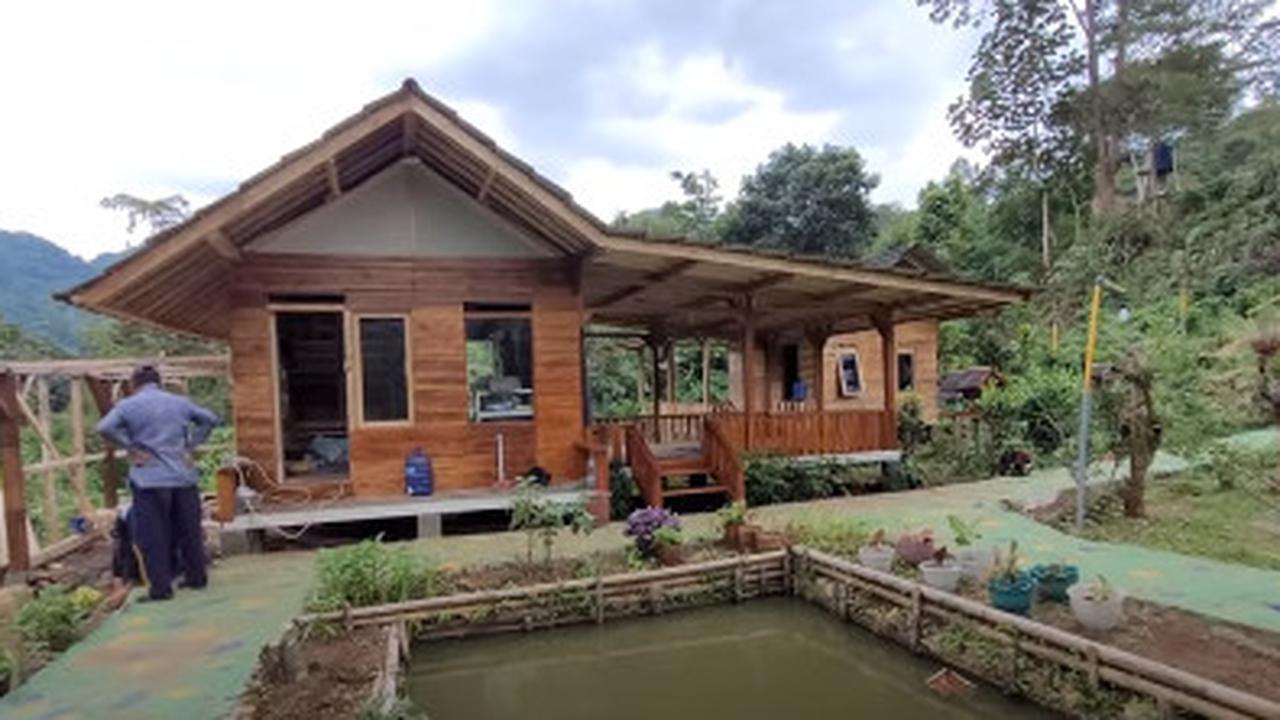 Ingin Tenangkan Pikiran di Akhir Tahun? Ini Vila Kayu Anti Galau Suasana Sejuk, Damai dan Tentram
