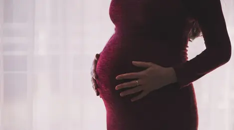 9 Cara Mengatasi Perut Gatal saat Hamil dengan Bahan Alami ...