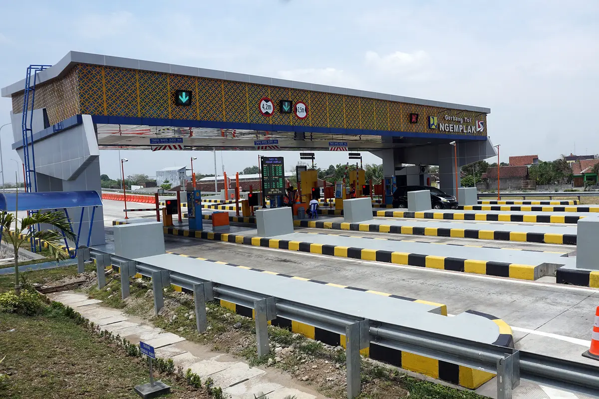 Jalan Tol Solo-Ngawi