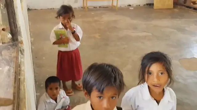 Sekolah tidak memiliki bangku serta guru