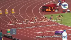 Pelari putri Indonesia, Emilia Nova, mempersembahkan medali perak untuk nomor lari gawang 100 meter cabang olahraga atletik Asian Games 2018, Minggu (26/8/2018).