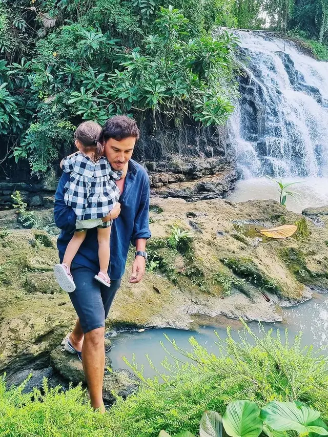 Hamish Daud dan Zalina