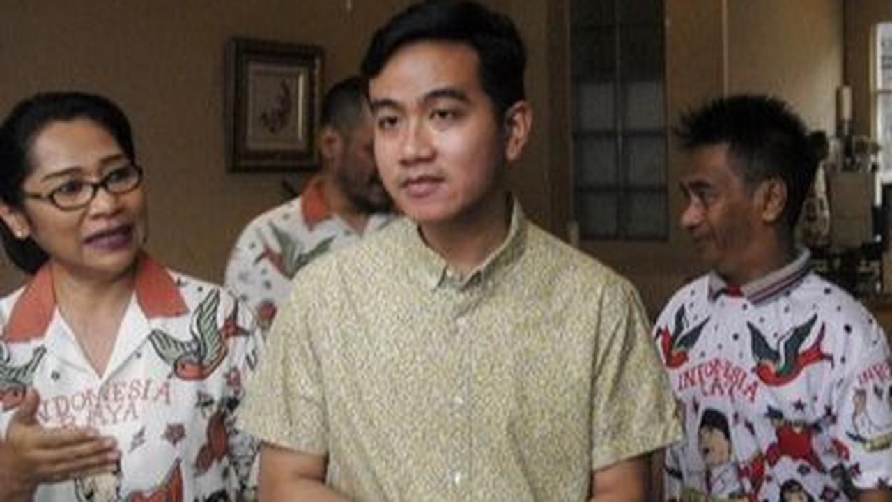 Gibran memanfaatkan akun medsosnya untuk berinteraksi dengan masyarakat sekaligus menyebarkan informasi kegiatannya sebagai Wali Kota. <br>
