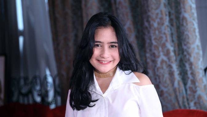 Menanti Akting Prilly Latuconsina di Film Danur - Celeb 