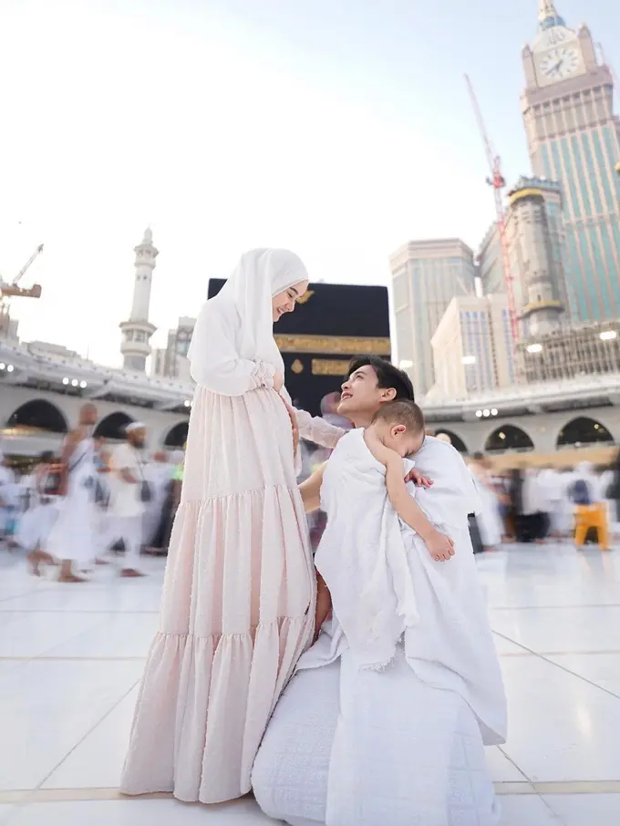 [Fimela] Rey Mbayang dan Dinda Hauw