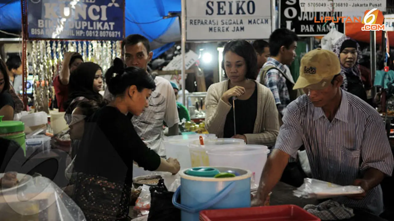 4-geliat-pasar-benhil130711c.jpg