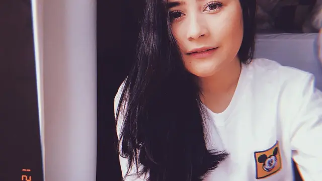 [Bintang] Penggemar Prilly Latuconsina? 3 Fashion Item Ini yang Wajib Kamu Punya di Lemari