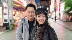 Pelantun Gantengnya Pacarku iini kerap mengabadikan momen dirinya saat liburan. Penampilannya pun terlihat sangat modis. (Liputan6.com/IG/@fitricarlina)