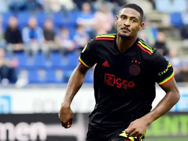 Di awal musim ini, Ajax Amsterdam resmi mengenakan jersey ketiga mereka yang terinsipirasi penyanyi reggae Bob Marley.