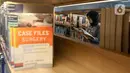 Pengunjung membaca salah satu koleksi buku di Perpustakaan Jakarta dan Pusat Dokumentasi Sastra HB Jassin di Pusat Kesenian Jakarta, Taman Ismail Marzuki, Sabtu (17/5/2025). (Liputan6.com/Herman Zakharia)
