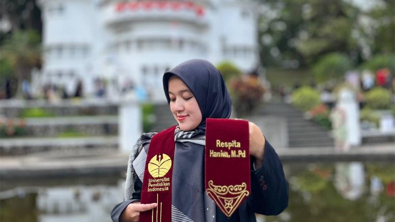 Pantang Menyerah, Lika Liku Perjuangan Wanita yang Berhasil Lulus S2 di Kampus Impiannya Lewat Jalur Beasiswa Ini Banjir Pujian