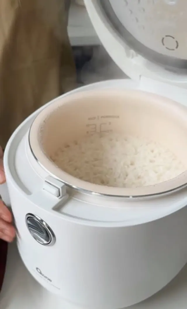 Cara mudah membuat lontong kenyal dengan rice cooker, antiribet