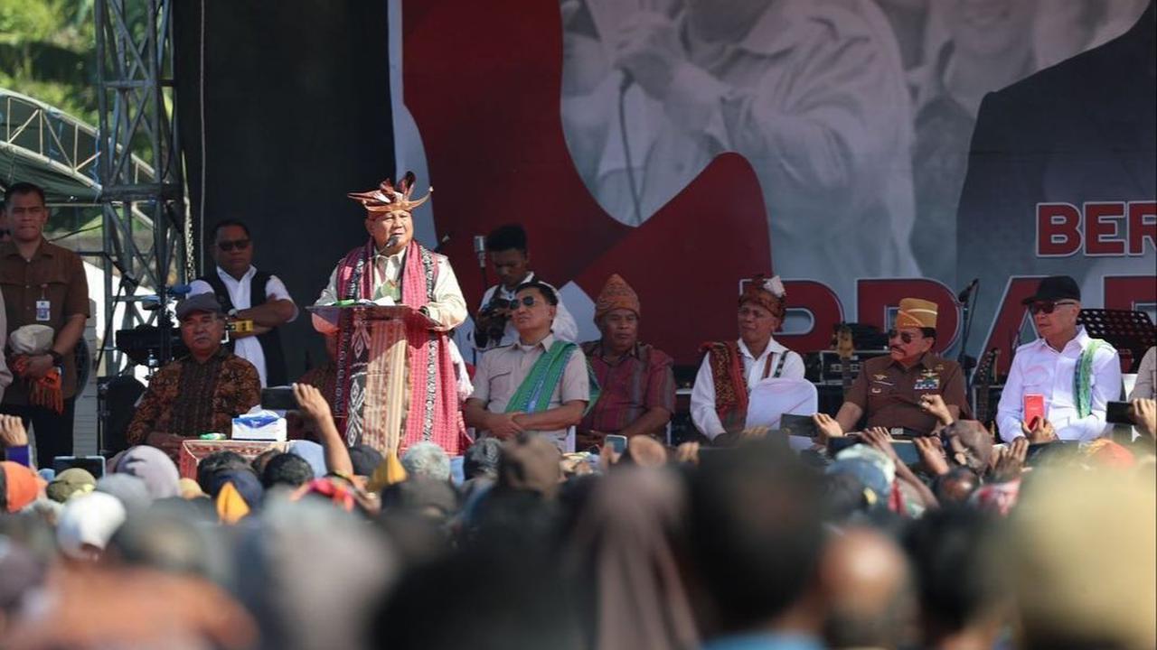 Hendropriyono pun mengiyakan ajakan Prabowo tersebut. Mantan Kepala BIN ini mengaku ingin bernyanyi karena kesetiannya kepada Prabowo.<br>