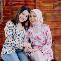 Rossa saat Rayakan Ulang Tahun Ibunda. [@pubdok_photography]