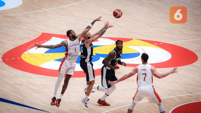 Foto: Indonesia Arena Bergemuruh! Laga Kanada Vs Prancis di Piala Dunia FIBA 2023 Berlangsung Sengit