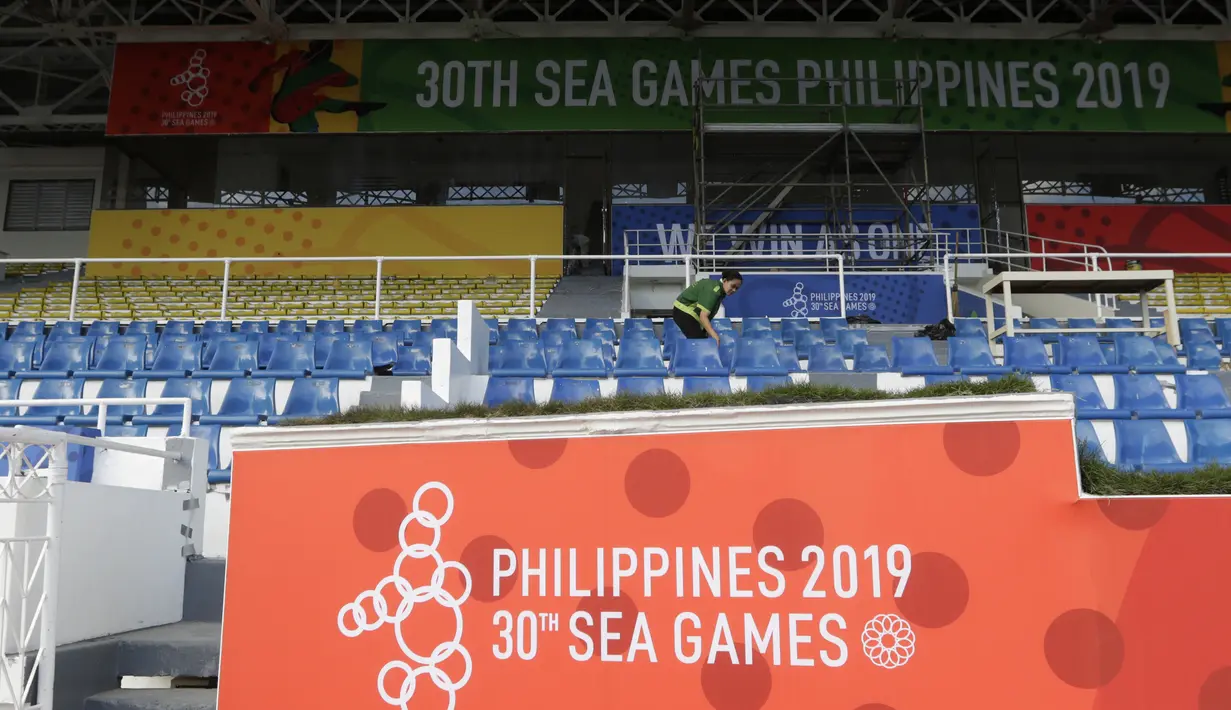 Suasana dari Stadion Rizal Memorial di Manila, Senin (25/11). Lokasi ini akan menjadi venue cabang sepak bola SEA Games 2019. (Bola.com/M Iqbal Ichsan)