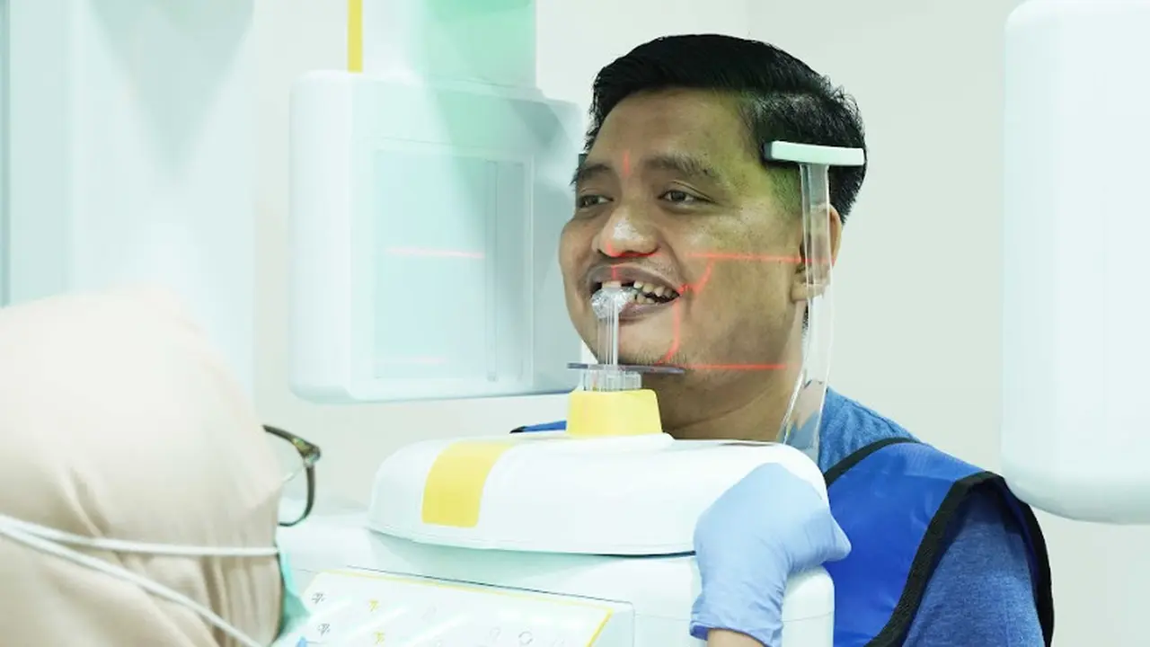 6 Dampak Negatif Gigi Ompong, Dokter Sarankan Penanganan dengan Implan