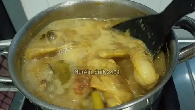 Tanpa Dipresto, Begini Cara Ungkep Ayam Kampung Agar Lembut dan Meresap dengan Hanya Pakai 1 Bahan Dapur