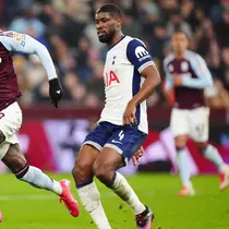Mengenakan nomor punggung 9, ia dengan cepat menyesuaikan diri dengan gaya bermain tim asuhan Unai Emery. Selama 24 menit di lapangan, Rashford mencatat statistik 22 kali sentuhan bola, akurasi umpan mencapai 93 persen. (Mike Egerton/PA via AP)