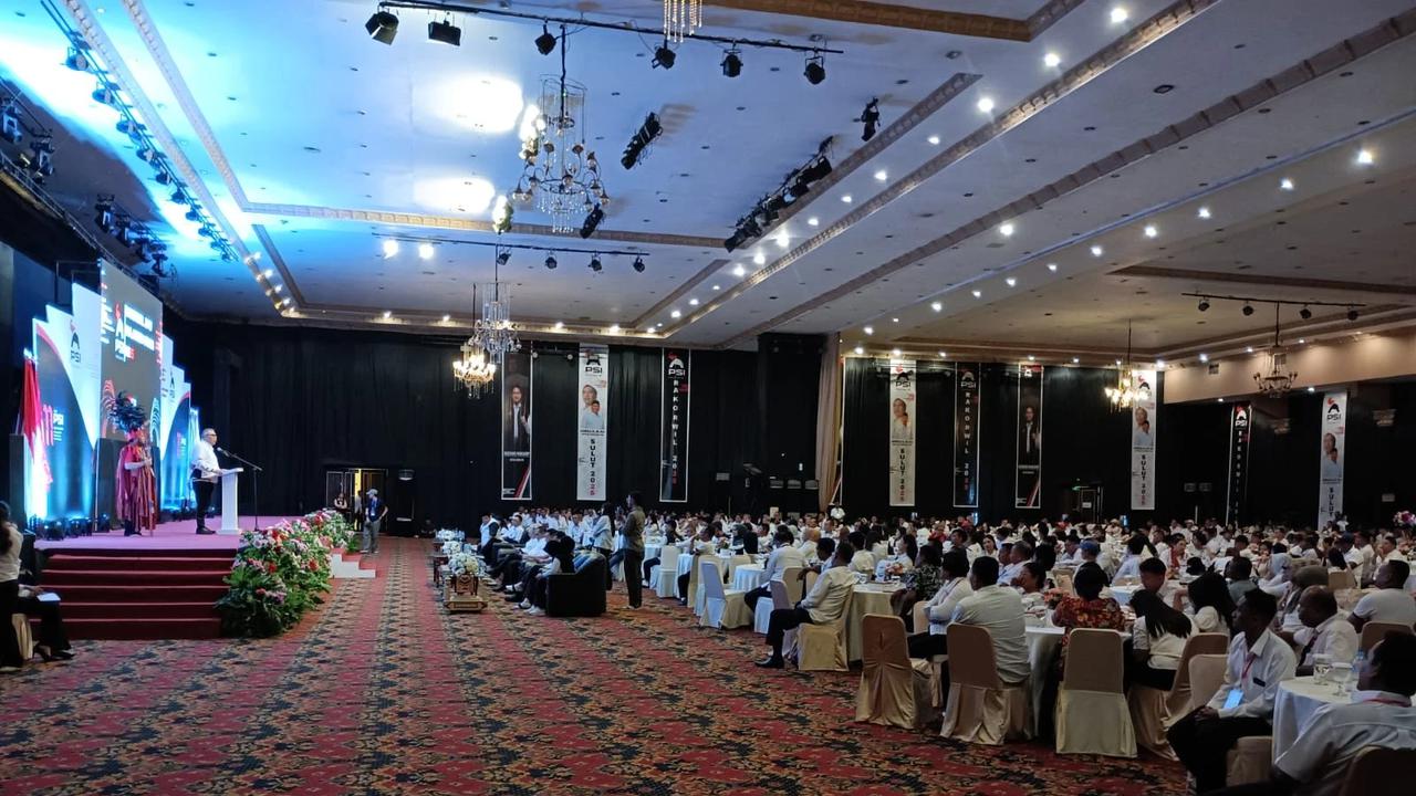 Ketua Harian PSI Ahmad Ali saat membuka Rakorwil PSI Sulut