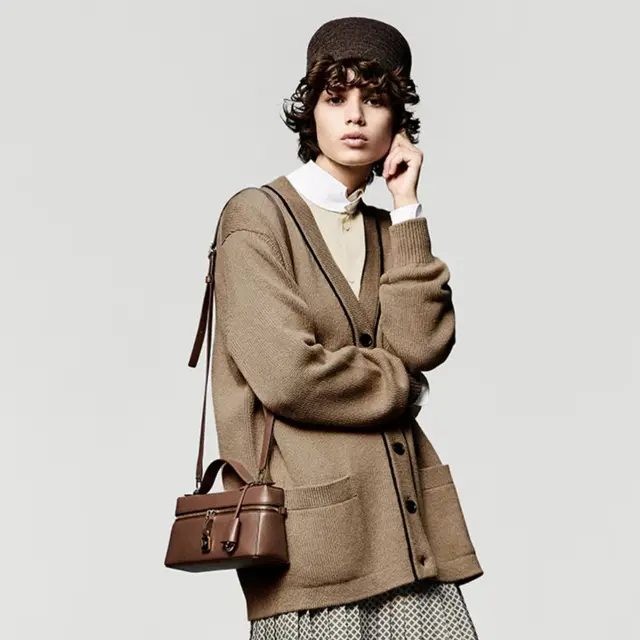Ilustrasi seorang model Loro Piana, luxury brand dari Milan Italia. (Dok: Loro Piana)