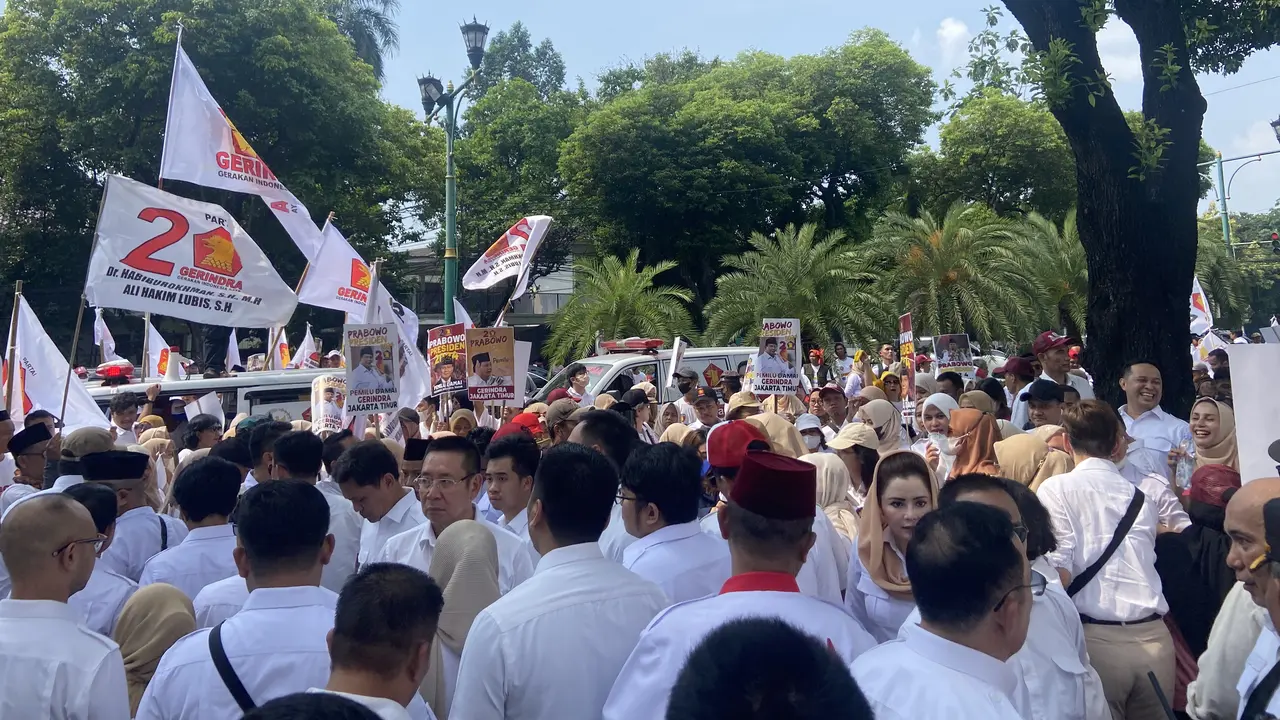 Partai Gerindra tiba di Kantor KPU RI untuk mendaftarkan bakal calon legislatif (bacaleg) untuk Pemilu 2024.