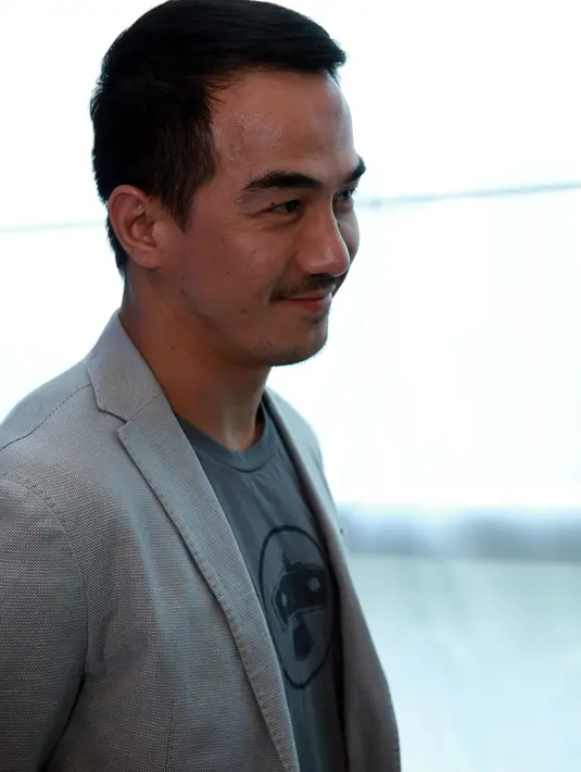 Joe merasa harus lebih banyak belajar untuk mengasah kemampuan aktingnya. 'Tapi masih banyak yang harus diperbaiki sih,' tutup Joe. (Deki Prayoga/Bintang.Com)