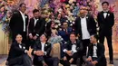"Geng pendamping pengantin pria. Salam terbaik untuk perjalanan yang menakjubkan ini," tulis Yuki dalam keterangan video singkatnya. [Instagram/yukikt]