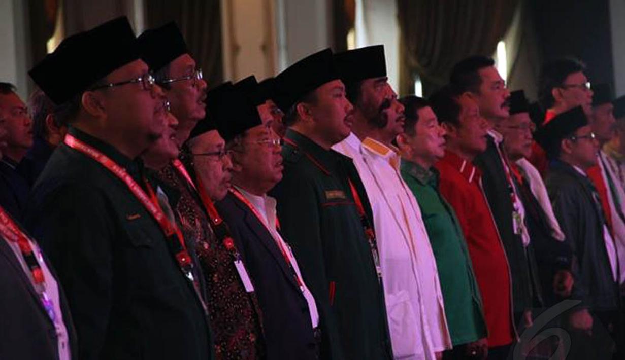 Sutiyoso, Surya Paloh dan beberapa tokoh koalisi tampak dalam barisan   peserta muktamar (Liputan6.com/Aditia Saputra)