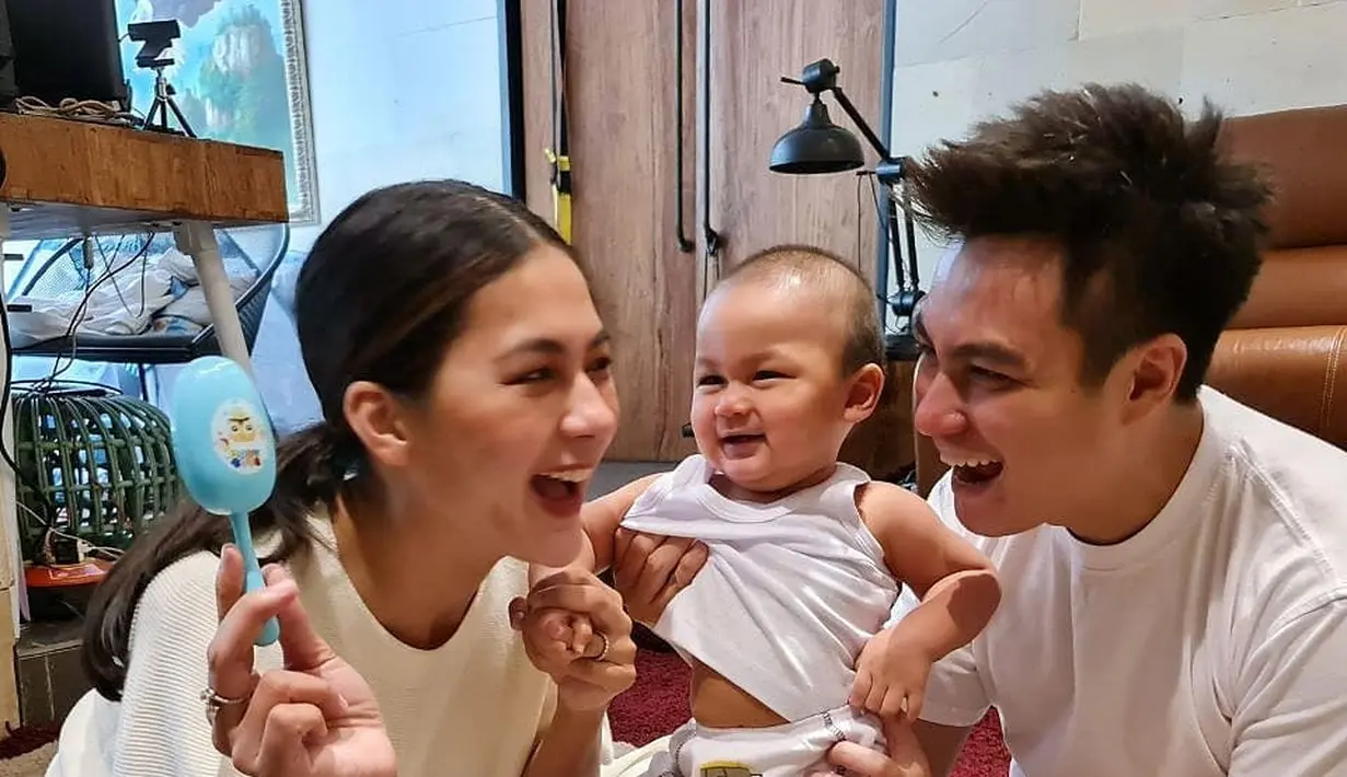 Baim Wong menikah dengan Paula Verhoeven pada tahun 2018 lalu. Dari pernikahan ini, mereka telah dikaruniai satu orang anak yang diberi nama Kiano Tiger Wong. Dan kini, mereka akan kedatangan anggota keluarga baru. (Instagram/baimwong)