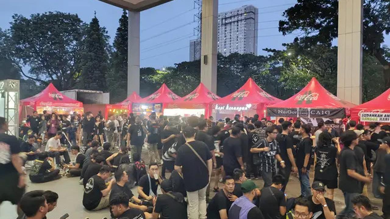 Potret Antusiasme Penggemar Saosin, Padati Arena Konser di Ancol