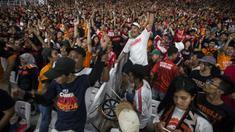 Suporter Persija Jakarta, The Jakmania, memberikan dukungan saat melawan Johor Darul Ta'zim pada laga Piala AFC di SUGBK, Jakarta, Selasa (10/4/2018). Persija menang 4-0 atas JDT. (Bola.com/Vitalis Yogi Trisna)