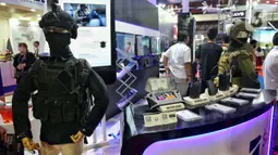 Pemerintah Amerika Serikat (AS) menunjukkan komitmen seriusnya memperkuat kerja sama pertahanan dan keamanan dengan menghadirkan 25 perusahaan industri pertahanannya di Indo Defence 2025. (Liputan6.com/Angga Yuniar)