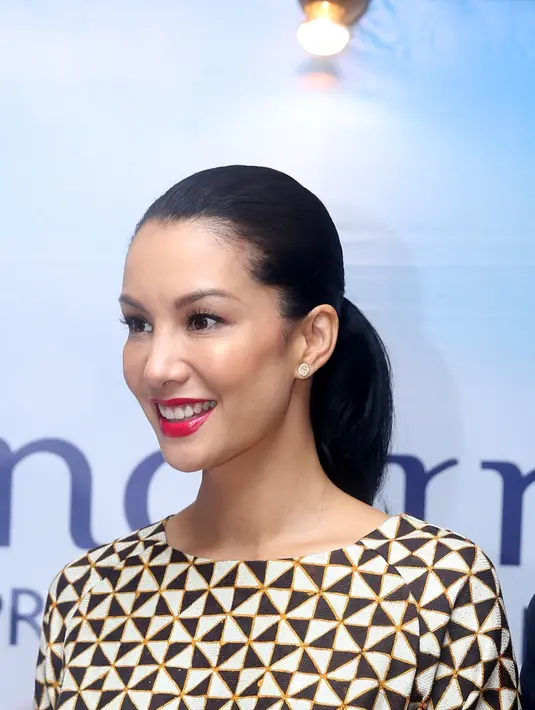 Nadya Hutagalung sendiri menunjukan antusiasnya sebagai host pada acara tersebut. "Indonesia benar-benar Wonderful!" ungkapnya. (Andy Masela/Bintang.com)