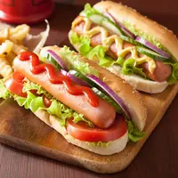 ilustrasi hotdog/Olga Miltsova/Shutterstock