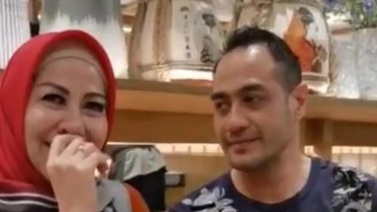 6 Momen Ferry Irawan Melamar Venna Melinda, Haru Bahagia