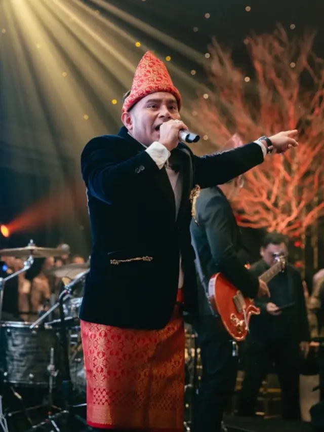 Gaya Judika saat Kondangan