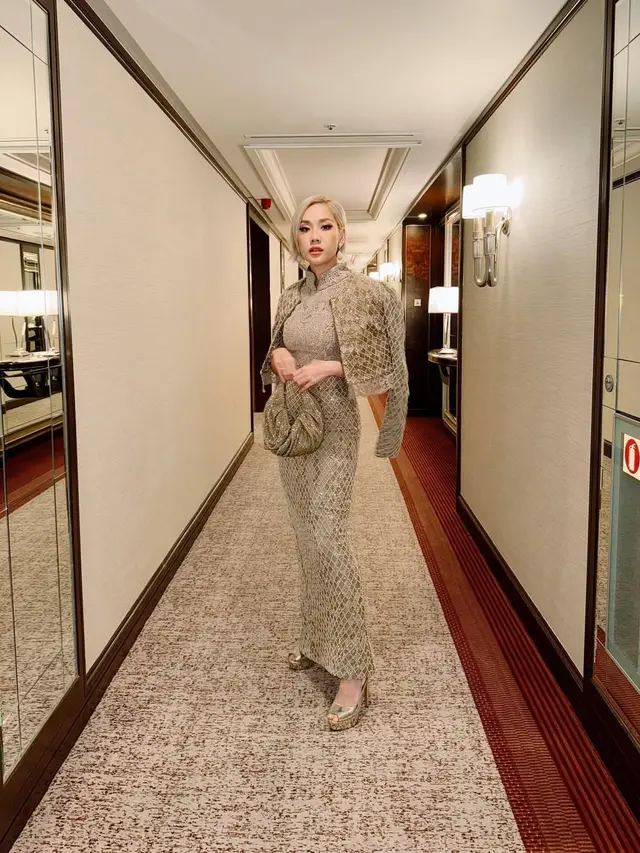 Gaya Mewah Bunga Citra Lestari Hadiri Pernikahan Anak Konglo Malaysia, Terlihat Seperti Bangsawan