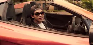 Dalam rangka menuju 26 tahun SCTV, Aliando menyanyikan "26 Style"