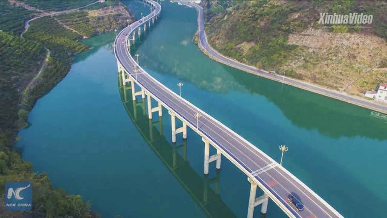 “Jalan lintas air ekologis” di sungai Xiangxi.