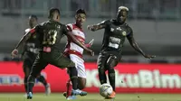 Tira Persikabo bermain imbang versus Madura United di Stadion Pakansari, Cibinong, Jumat (12/7/2019). (Bola.com/Yoppy Renato)