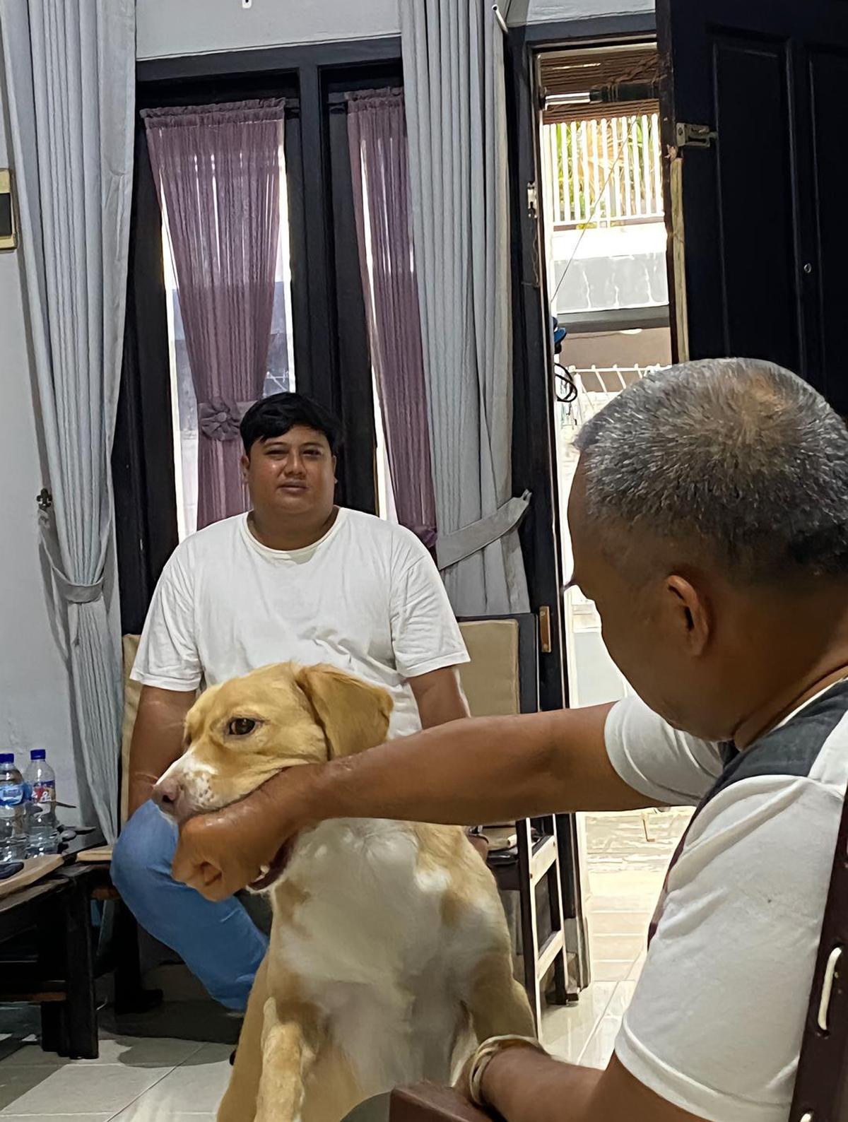 Cowok ini Tegang Banget Bertemu Ayah Pacarnya