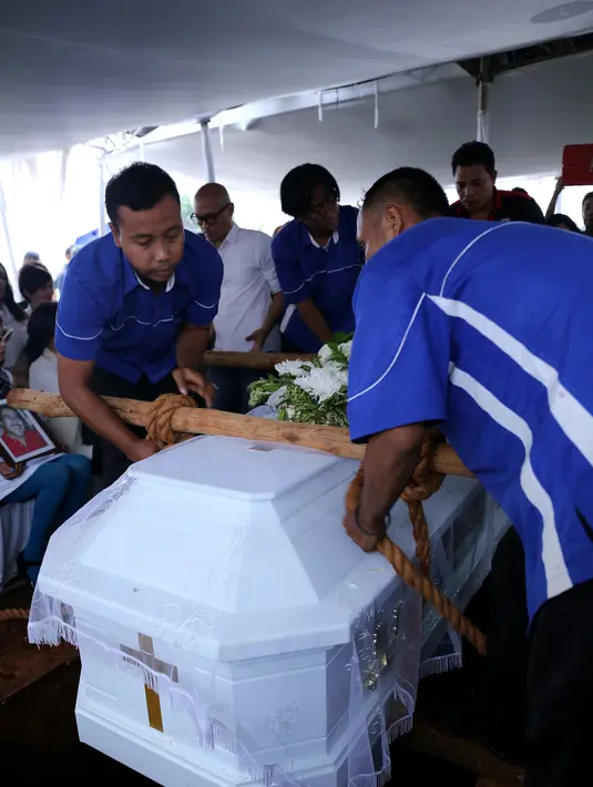 Frans Tumbuan dimakamkan di TPU Tanah Kusir