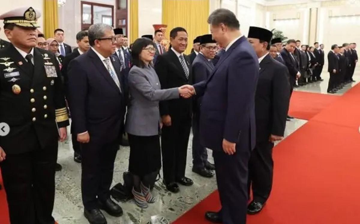Selain Sepatu, Berikut Deretan Fashion Item Prof Stella Christie yang Jadi Incaran Warganet