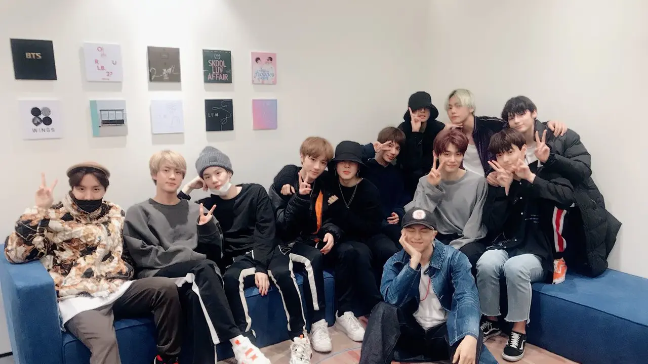 TXT dan BTS (Twitter/ TXT_members)