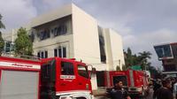 Gedung riset Politeknik Negeri Sriwijaya (Polsri) yang terbakar pada Selasa (10/01/2023) pagi.