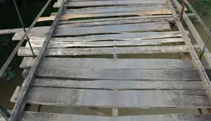 Jembatan Gantung di Pringsewu Rusak, Warga Harus Memutar 16 Kilometer