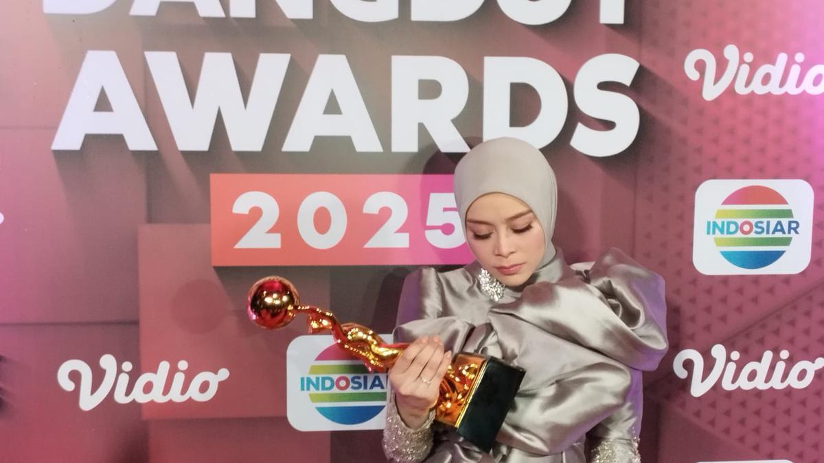 Tangis Lesti Kejora di Panggung Indonesian Dangdut Awards 2025, Kenang Hamdan ATT dan Yunita Ababiel