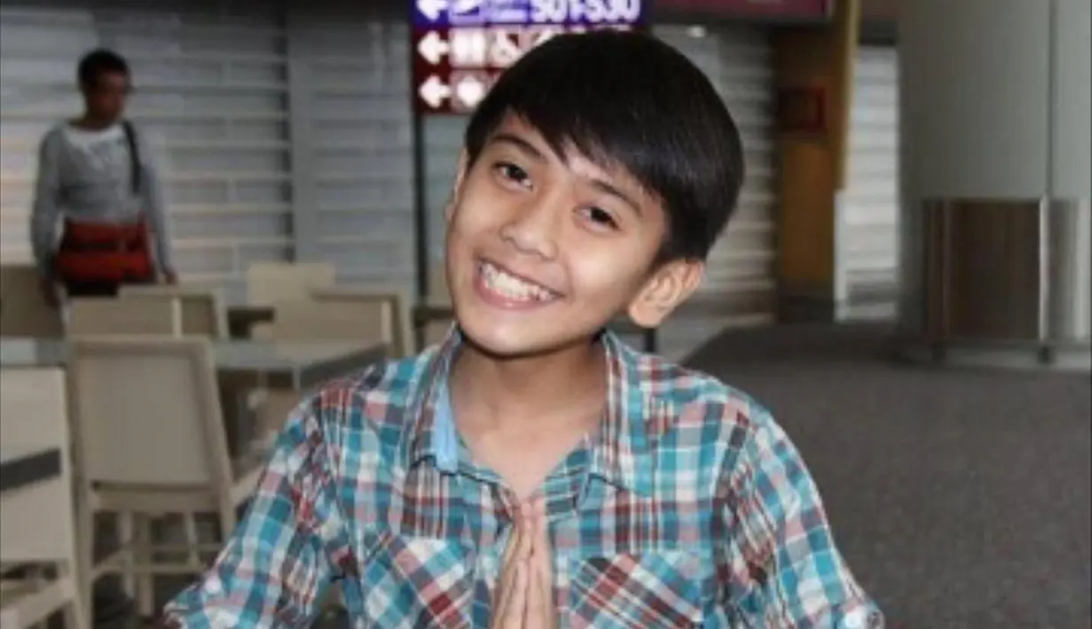 Iqbaal Ramadhan sukses besar perankan Piko Subiakto di film Mencuri Raden Saleh. Foto masa kecil pemeran Piko ini berhasil bikin gemas. Iqbaal kecil awali karier bernyanyi bersama Coboy Junior. (Liputan6.com/IG/iqbaal.e)